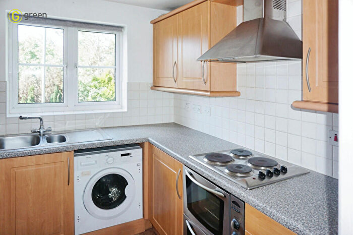 2 Bedroom Apartment For Sale In Warren House Walk, Walmley, B76