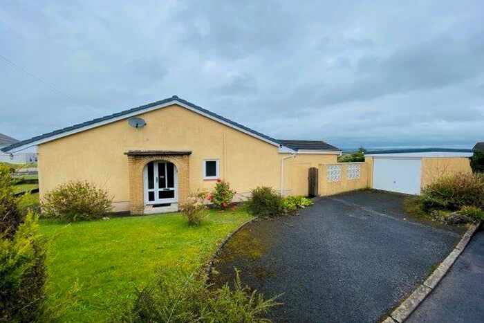2 Bedroom Semi-Detached Bungalow To Rent In St. Annes Avenue, Carmarthen, SA31