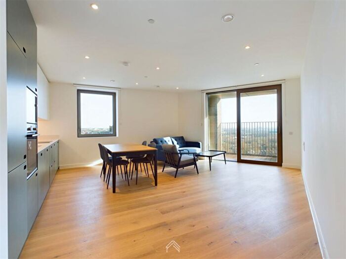 2 Bedroom Apartment To Rent In Station Road, London, N17