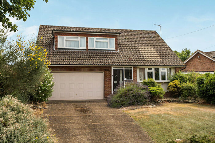4 Bedroom Detached House For Sale In Groveside Close, Bookham, KT23