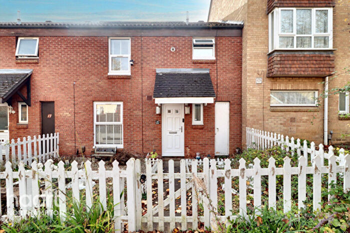 3 Bedroom Terraced House For Sale In Snowbell Square, Northampton, NN3