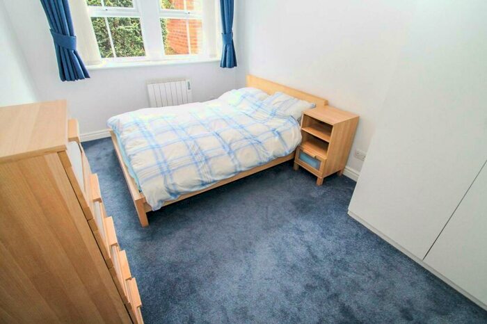 2 Bedroom Apartment For Sale In The Cricketers, Leeds, LS5