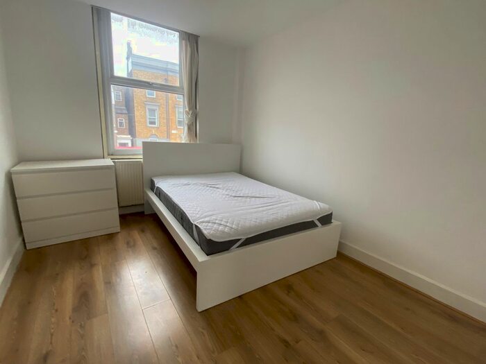 2 Bedroom Flat To Rent In Amersham Road, New Cross, London, SE14