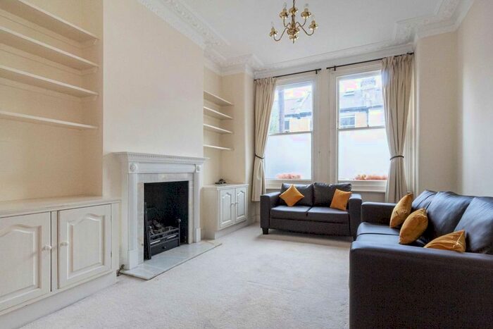 3 Bedroom Property To Rent In Biscay Road, London, W6