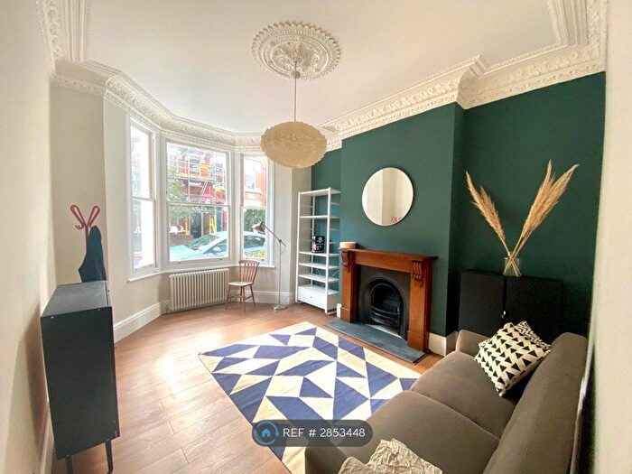 1 Bedroom Flat To Rent In Calabria Road, London, N5