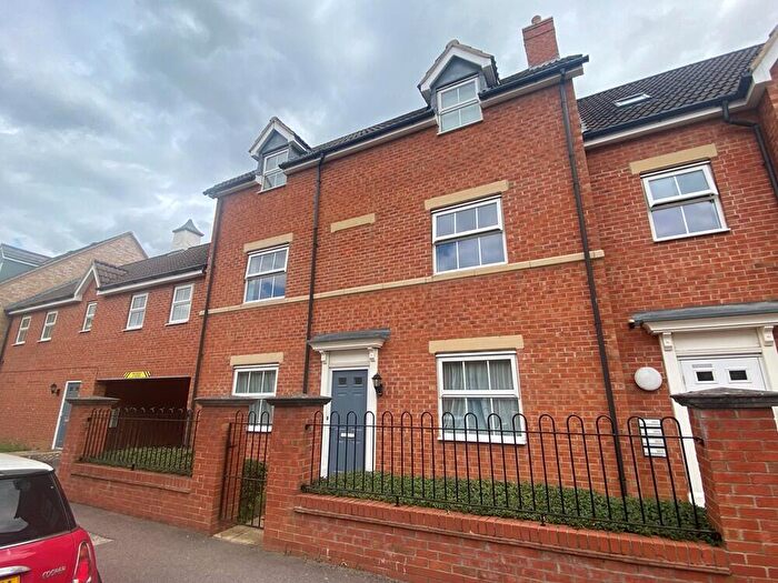 1 Bedroom Apartment To Rent In Appledore Road, Bedford, MK40