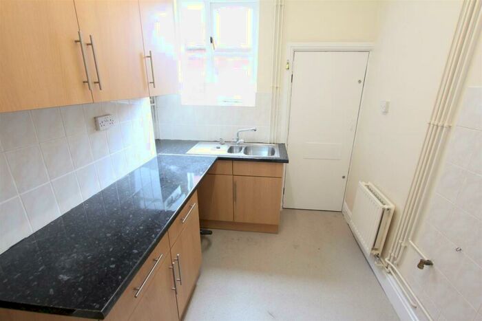2 Bedroom Apartment To Rent In Henton Road, West End, Leicester, LE3