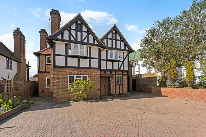 5 Bedroom Detached House To Rent In Stanmore Hill Stanmore, HA7