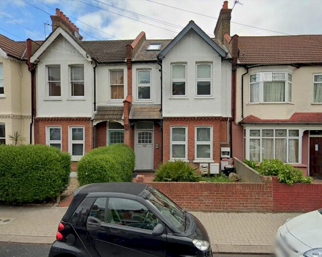 4 Bedroom Flat To Rent In Moyser Road, Streatham, SW16