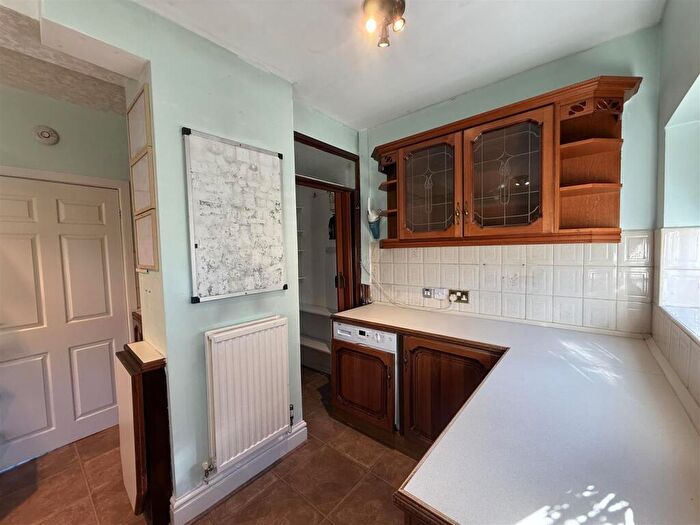 3 Bedroom End Of Terrace House For Sale In Stamford Grove, Stalybridge, SK15