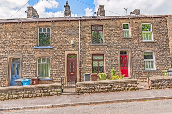 4 Bedroom Terraced House For Sale In Huddersfield Road, Delph, Saddleworth, OL3