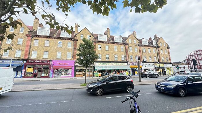 Studio To Rent In Cricklewood Broadway, Cricklewood, NW2