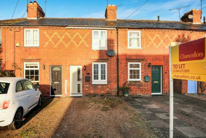 2 Bedroom Cottage To Rent In North Street, Winkfield, SL4