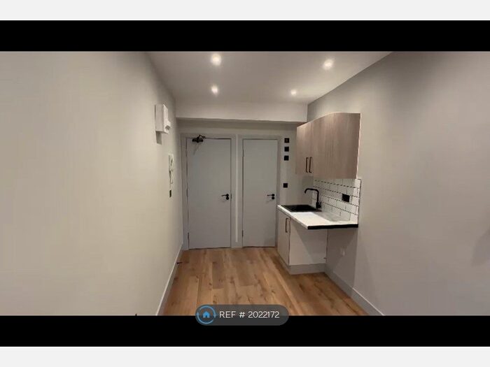 10 Bedroom Semi-Detached House To Rent In Harefield Road, Uxbridge, UB8