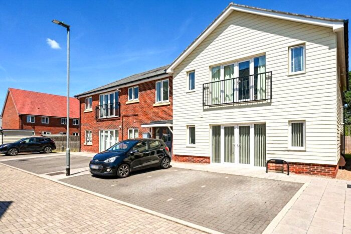 2 Bedroom Flat For Sale In Woodland Glade, Mytchett, Camberley, Surrey, GU16