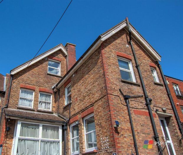 1 Bedroom Flat To Rent In Church Road, Burgess Hill, RH15