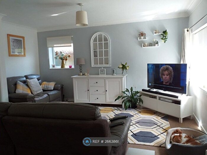 2 Bedroom Flat To Rent In Wardle Road, Sale, M33