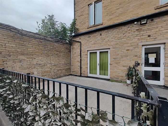 2 Bedroom Flat For Sale In Rawson Buildings, Rawson Road, Bradford, BD1