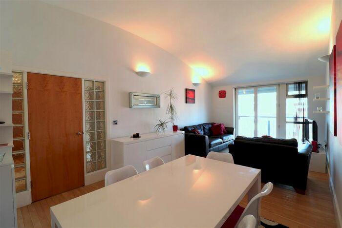 2 Bedroom Flat To Rent In Friday Bridge, Berkley Street, Birmingham, B1