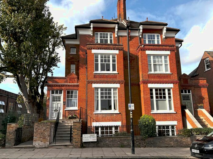 2 Bedroom Flat To Rent In Croftdown Road, Highgate, London, NW5