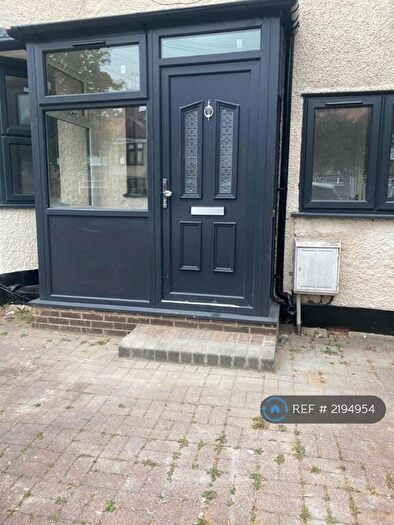 4 Bedroom Semi-Detached House To Rent In Maple Avenue, Harrow, HA2