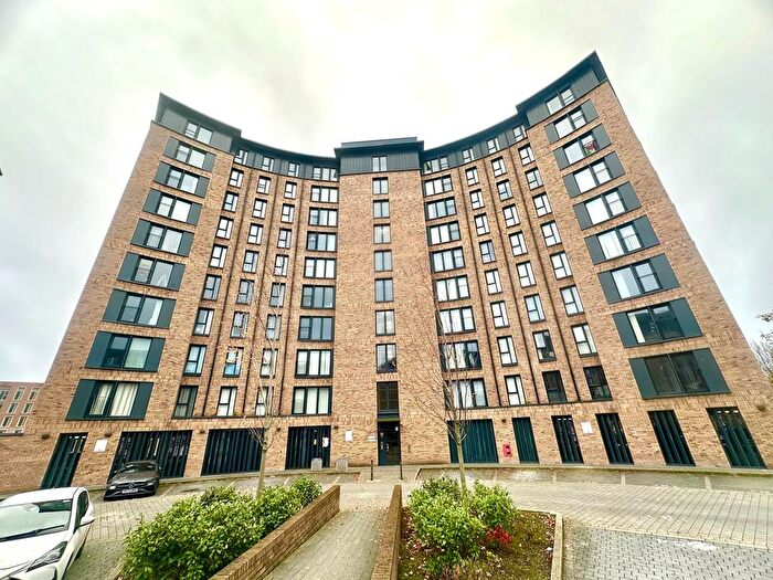 2 Bedroom Flat To Rent In Lincoln Apartments, Lexington Gardens, B15