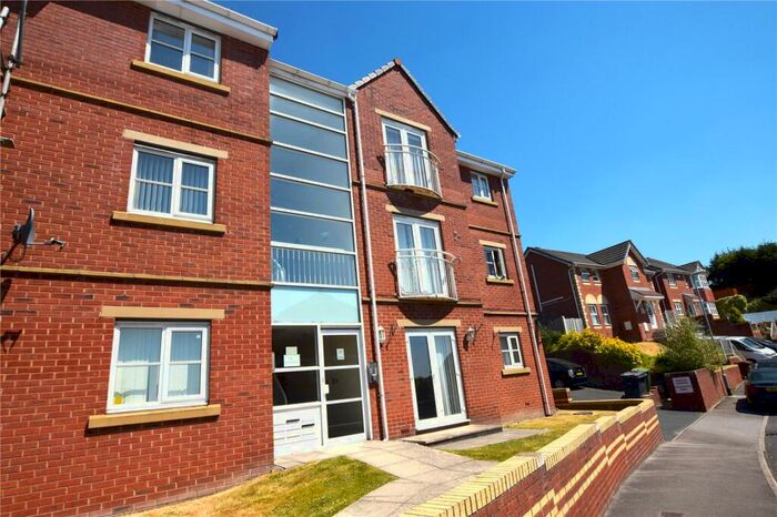 2 Bedroom Apartment To Rent In Crow Nest Drive, Beeston, Leeds, West Yorkshire, LS11