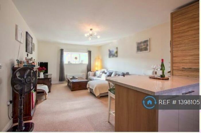 2 Bedroom Flat To Rent In Danby Street, Bristol, BS16