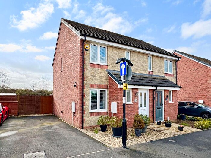 2 Bedroom Semi Detached House For Sale In Rainscombe Road, Coate, SN3