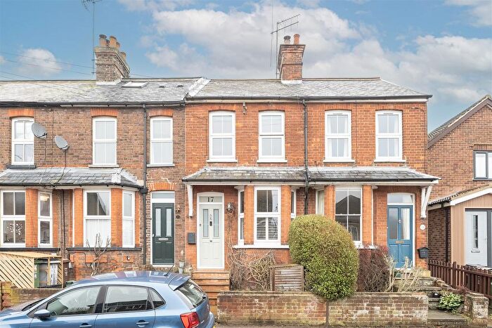 3 Bedroom Terraced House For Sale In Salisbury Road, Harpenden, AL5