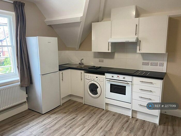 3 Bedroom Flat To Rent In Walsingham Road, Bristol, BS6