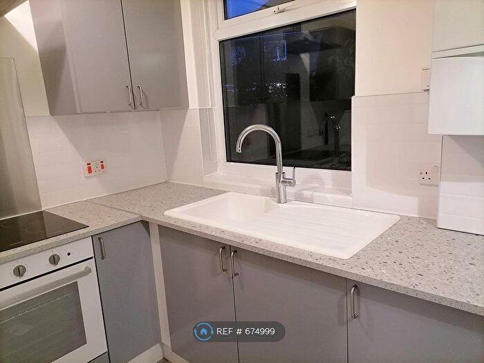 3 Bedroom End Of Terrace House To Rent In Dominion Road, Bristol, BS16
