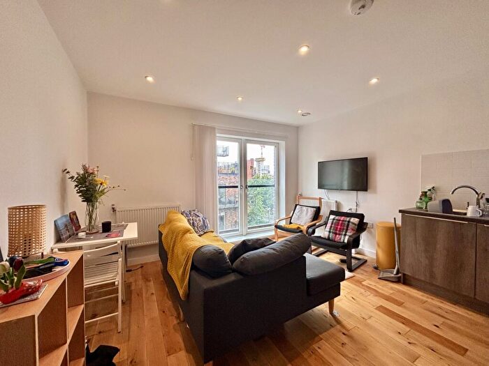 1 Bedroom Apartment For Sale In Old Mill Street, New Islington, Manchester, M4