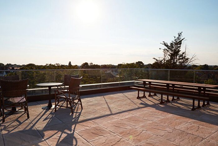 Studio To Rent In Greenhill Way, Harrow, HA1