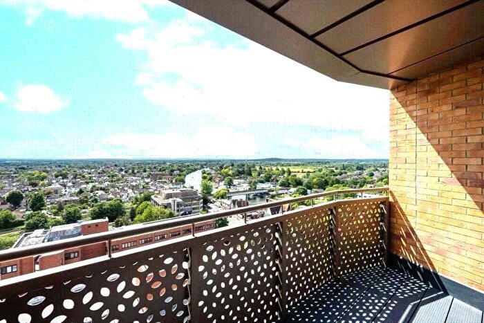 2 Bedroom Flat To Rent In Elmsleigh Road, Staines-Upon-Thames, Surrey, TW18