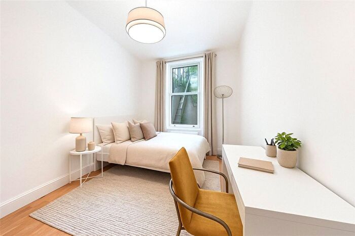 2 Bedroom Flat To Rent In Bishops Bridge Road, Paddington, W2