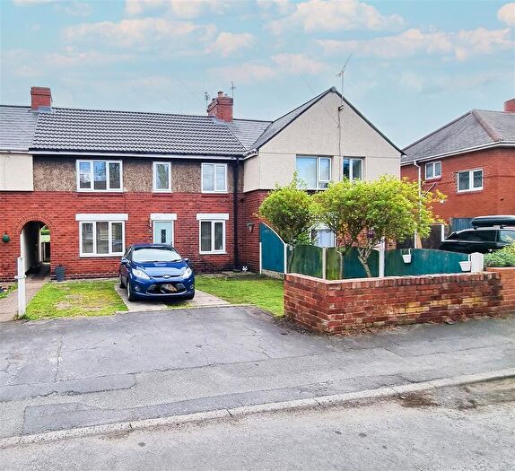 3 Bedroom Terraced House For Sale In Grangefield Avenue, New Rossington, Doncaster, DN11