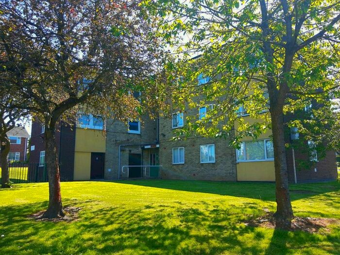 2 Bedroom Flat To Rent In Bamford Close, Bloxwich, Walsall, WS3