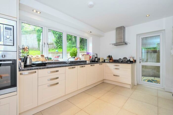 4 Bedroom Detached House To Rent In Nethern Court Road Woldingham, CR3