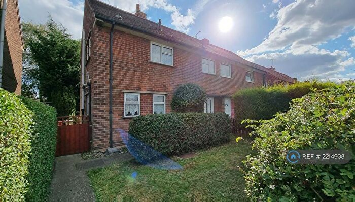 3 Bedroom Semi-Detached House To Rent In Derwent Drive, Tibshelf, Alfreton, DE55