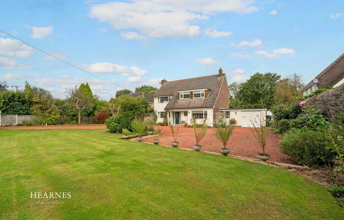 3 Bedroom Detached House For Sale In Broomhill, Wimborne, BH21