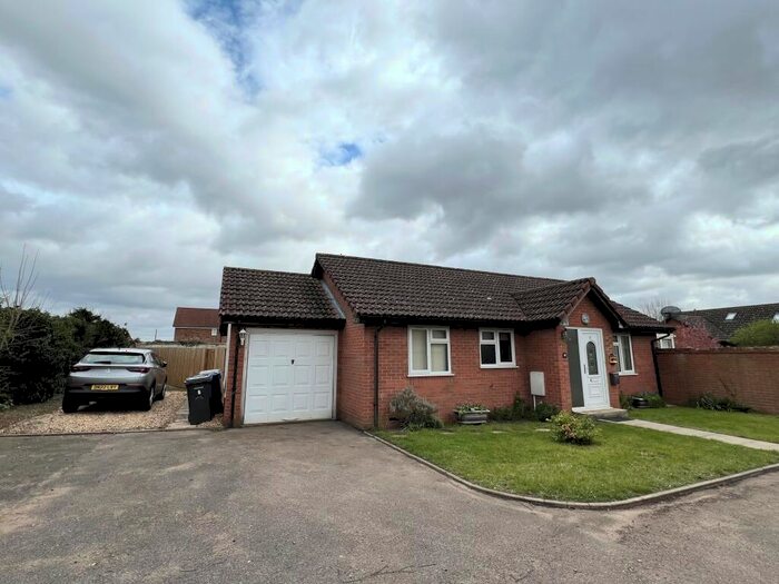 3 Bedroom Bungalow To Rent In Pine Ridge, Beck Row, Bury St. Edmunds, IP28