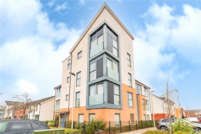 2 Bedroom Flat For Sale In Puffin Way, Reading, Berkshire, RG2