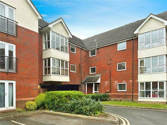 2 Bedroom Flat For Sale In Grasholm Way, Slough, SL3