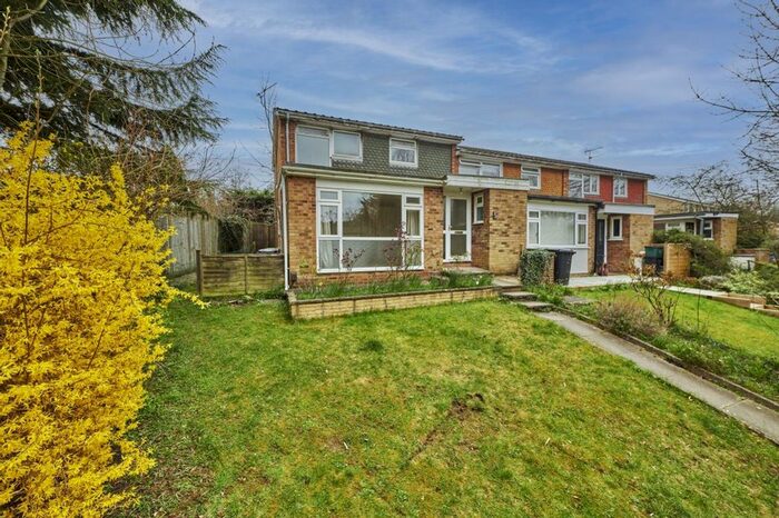 3 Bedroom Property To Rent In Dell Close, Harpenden, Hertfordshire AL5