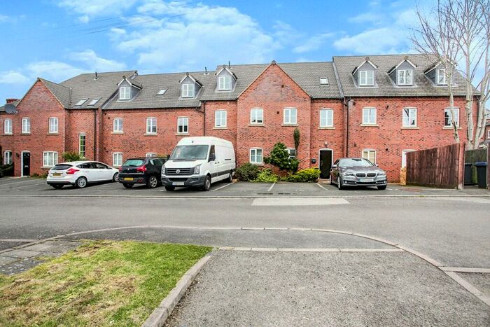 2 Bedroom Flat To Rent In Garden Road, Hinckley, Leicestershire, LE10