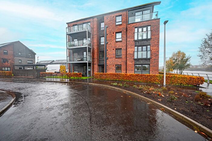 2 Bedroom Flat For Sale In Fingal Avenue, Renfrew, PA4