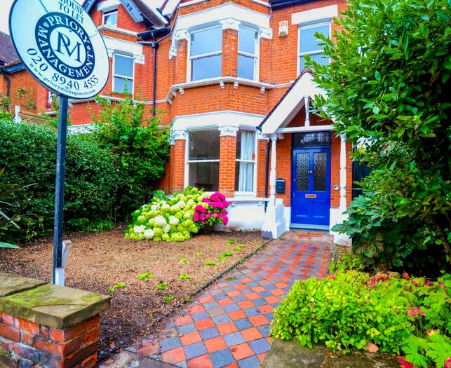 5 Bedroom Semi-Detached House To Rent In The Avenue, Kew, Richmond, TW9