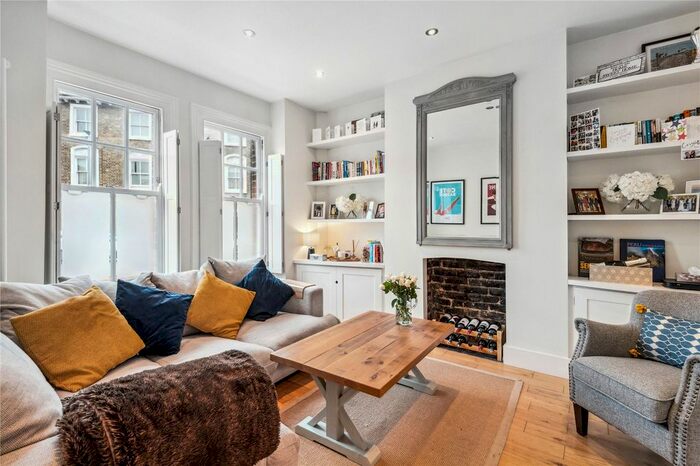 2 Bedroom Flat To Rent In Emu Road, London, SW8