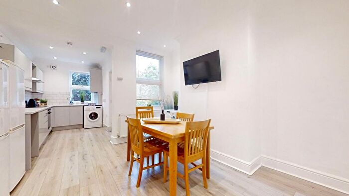 4 Bedroom Terraced House For Sale In Queens Road, Sheffield, S2